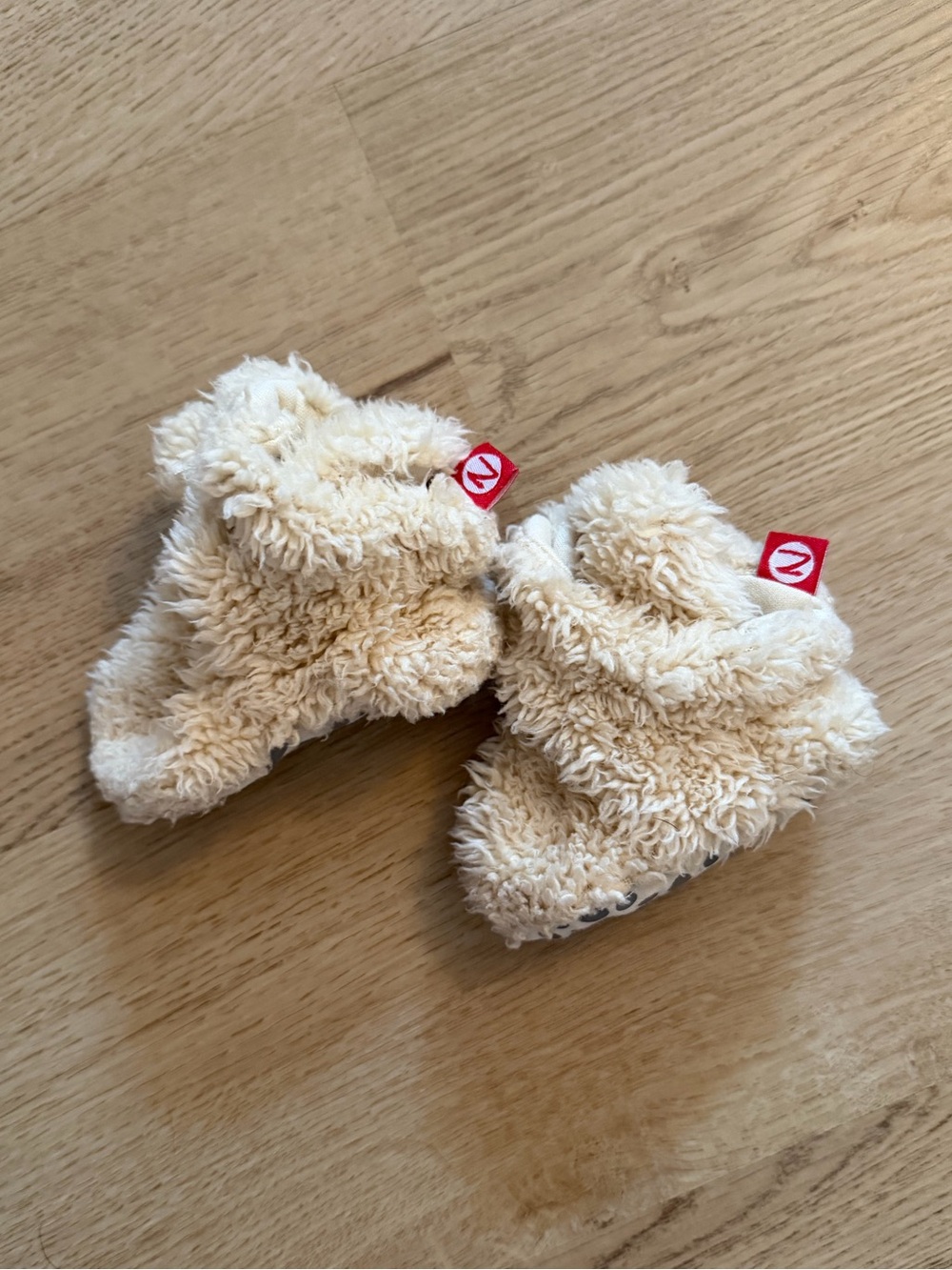 zutano oat furry gripper baby booties
